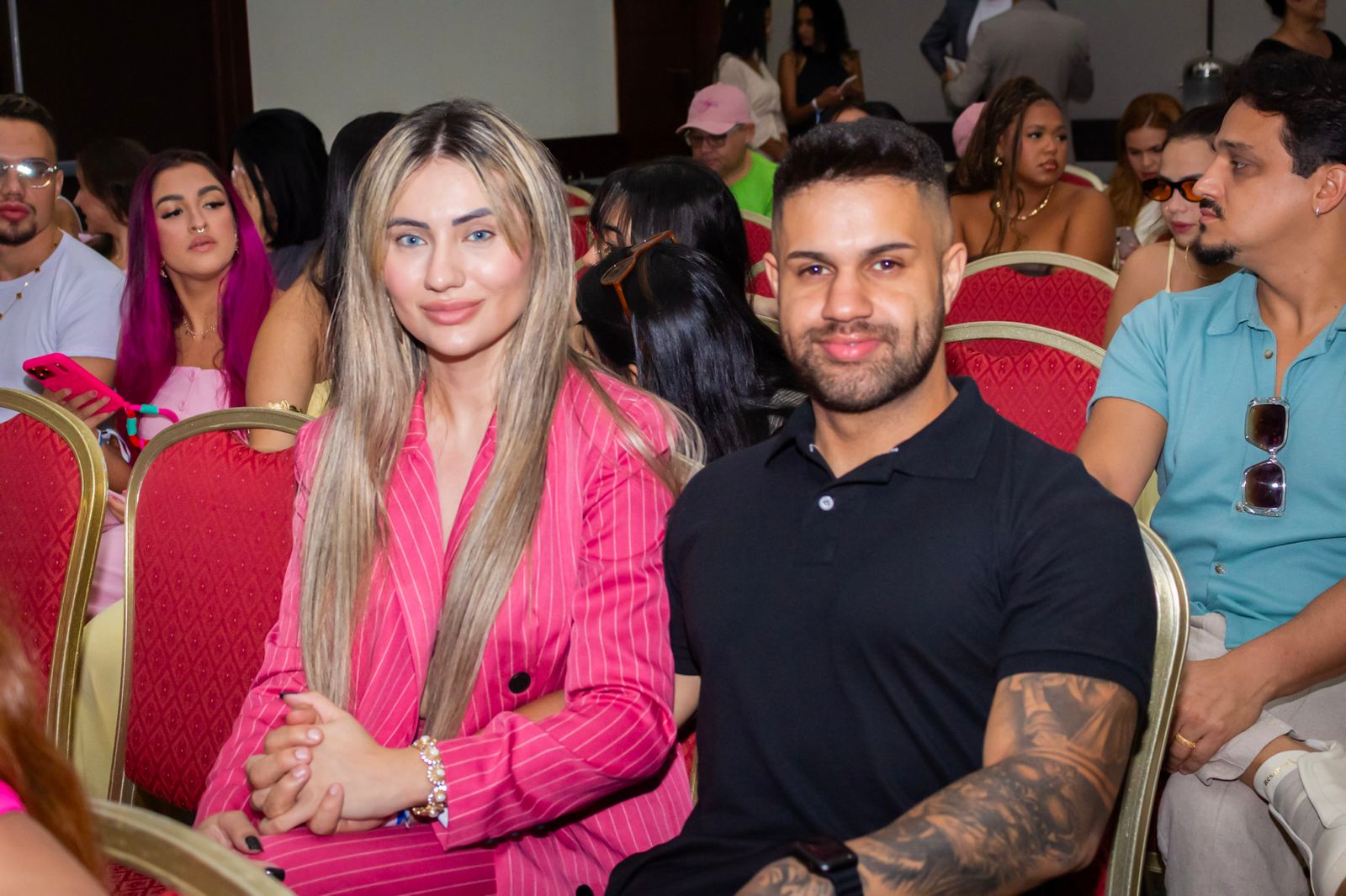 Alan e sua esposa em uma palestra